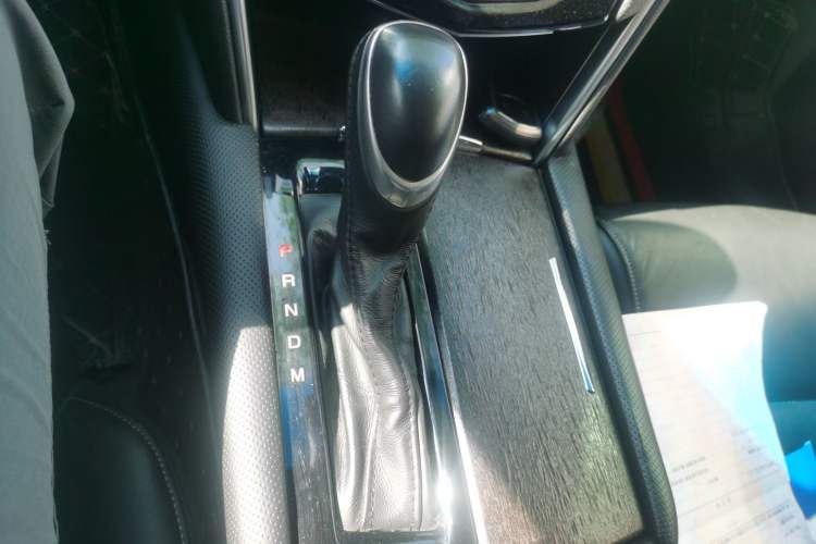 Used Cadillac XTS 2018 28T Elite Edition Gear Lever