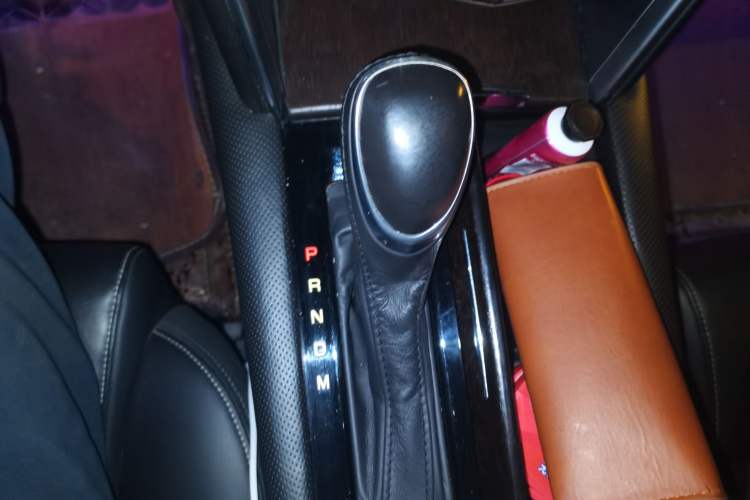 Used Cadillac XTS 2018 28T Tech Edition Gear Lever