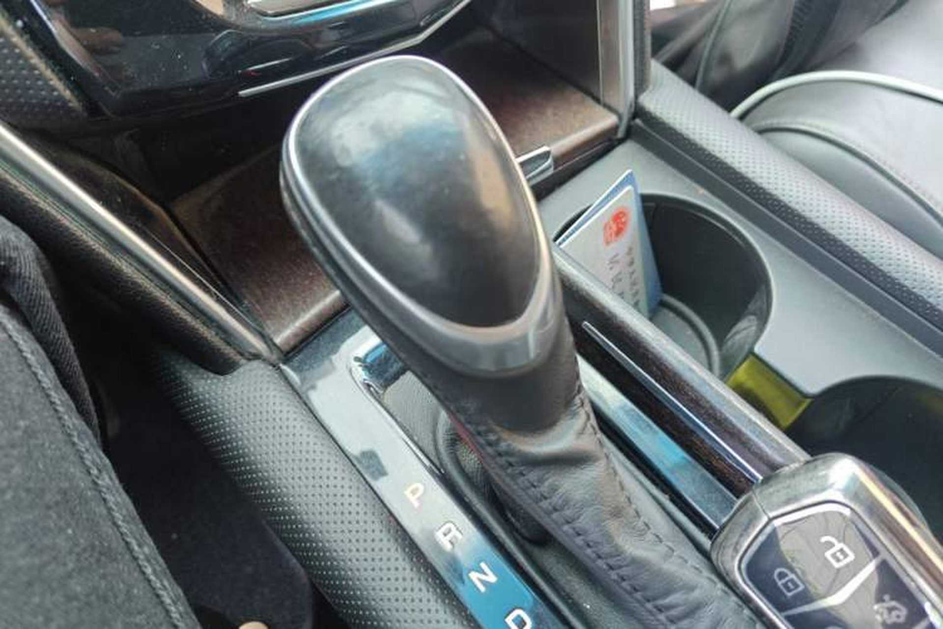 Used Cadillac XTS 2018 28T Elite Edition Gear Lever