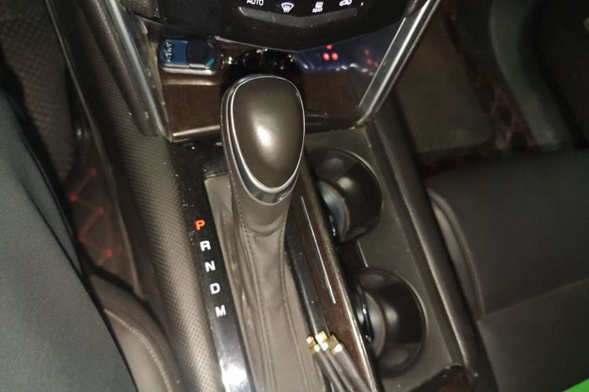 Used Cadillac XTS 2018 28T Elite Edition Gear Lever
