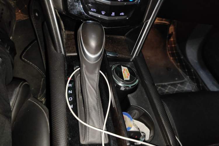 Used Cadillac XTS 2018 28T Elite Edition Gear Lever