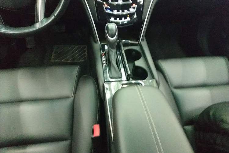 Used Cadillac XTS 2018 28T Elite Edition Gear Lever