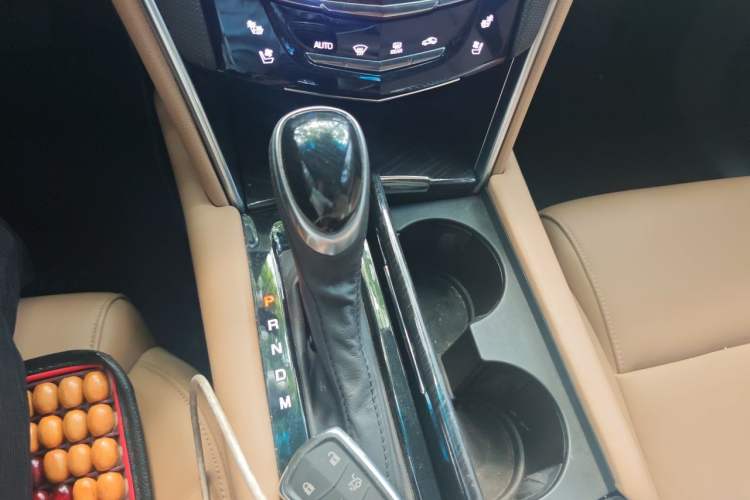 Used Cadillac XTS 2018 28T Luxury Edition Gear Lever