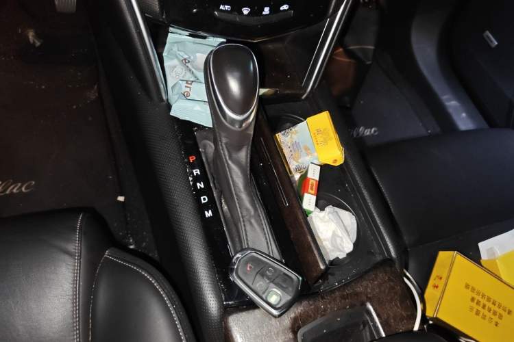 Used Cadillac XTS 2018 28T Elite Edition Gear Lever