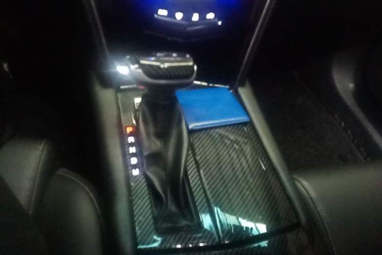 Used Cadillac XTS 2018 28T Tech Edition Gear Lever