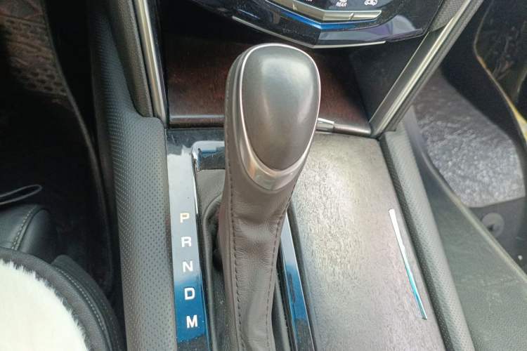 Used Cadillac XTS 2018 28T Elite Edition Gear Lever