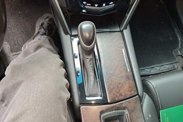 Used Cadillac XTS 2018 28T Tech Edition Gear Lever