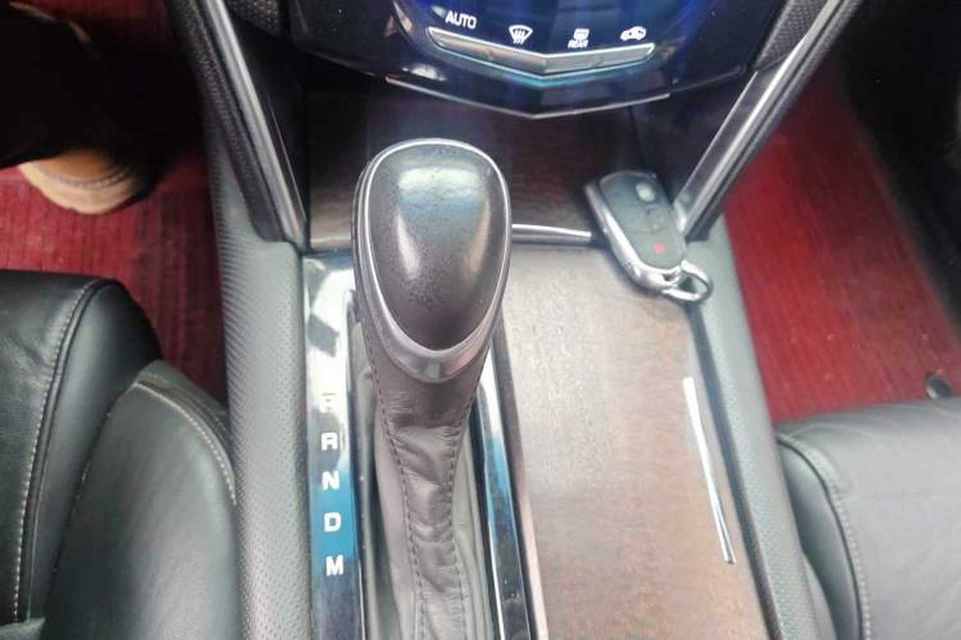 Used Cadillac XTS 2018 28T Elite Edition Gear Lever
