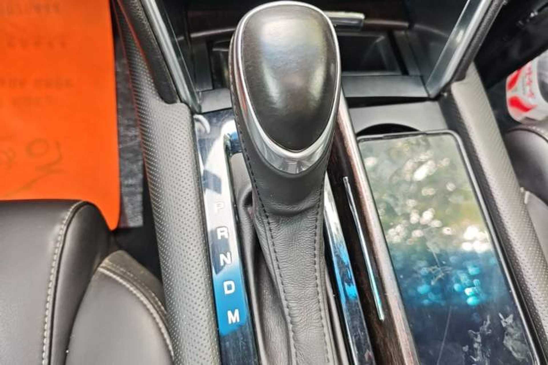 Used Cadillac XTS 2018 28T Tech Edition Gear Lever