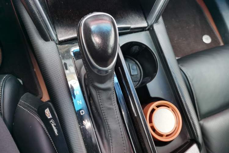 Used Cadillac XTS 2018 28T Elite Edition Gear Lever