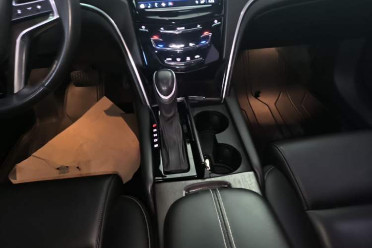 Used Cadillac XTS 2018 28T Tech Edition Gear Lever