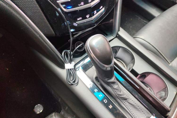 Used Cadillac XTS 2018 28T Elite Edition Gear Lever