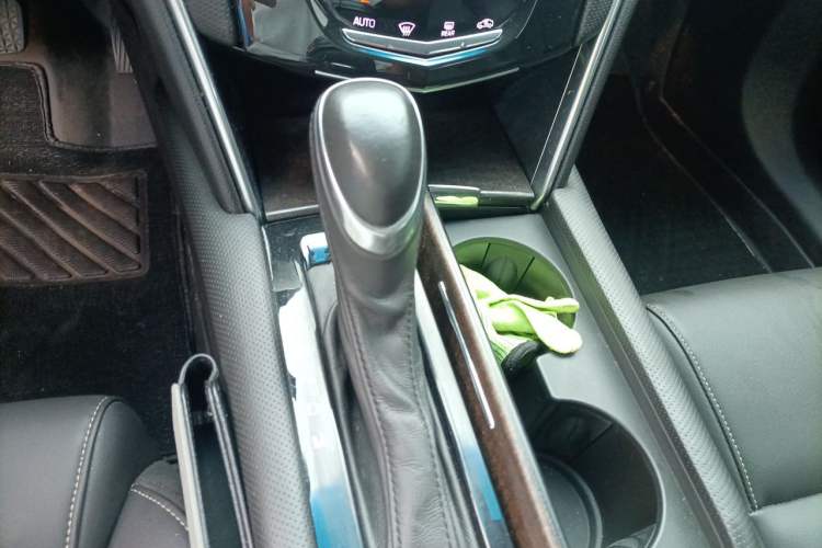 Used Cadillac XTS 2018 28T Tech Edition Gear Lever