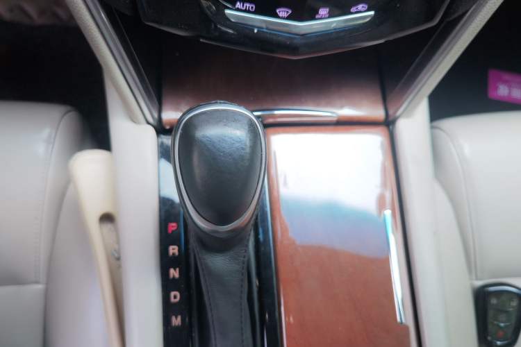 Used Cadillac XTS 2018 28T Tech Edition Gear Lever