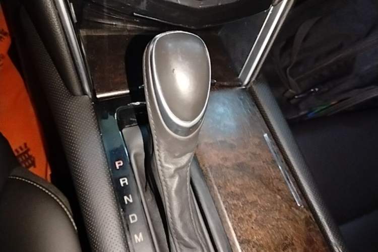 Used Cadillac XTS 2018 28T Tech Edition Gear Lever