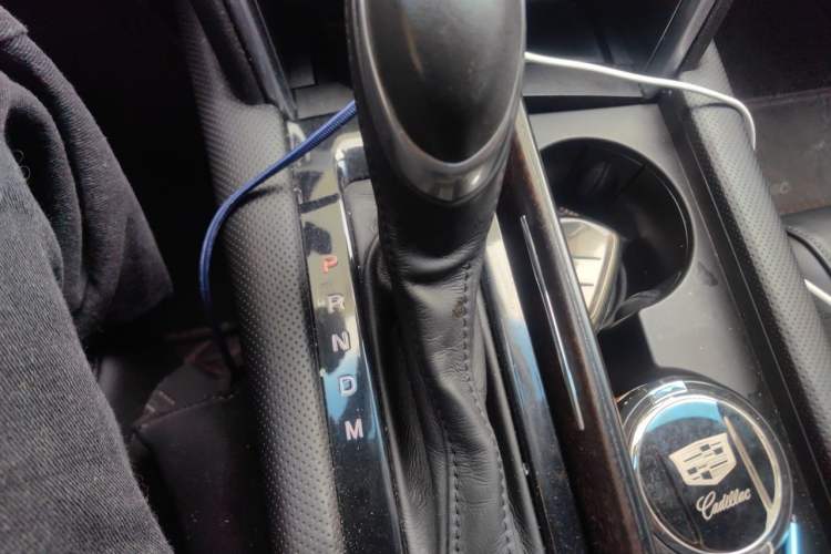 Used Cadillac XTS 2018 28T Elite Edition Gear Lever