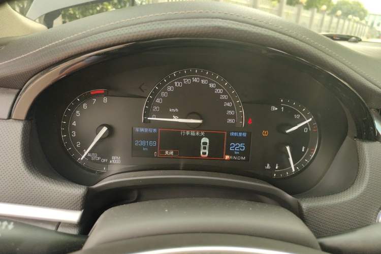 Used Cadillac XTS 2018 28T Tech Edition Instrument Cluster
