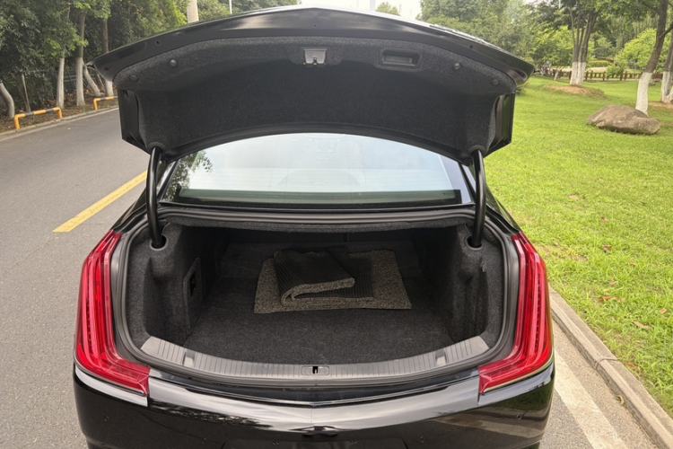 Used Cadillac XTS 2018 28T Tech Edition Interior 10
