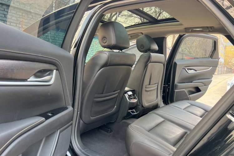 Used Cadillac XTS 2018 28T Elite Edition Interior 3