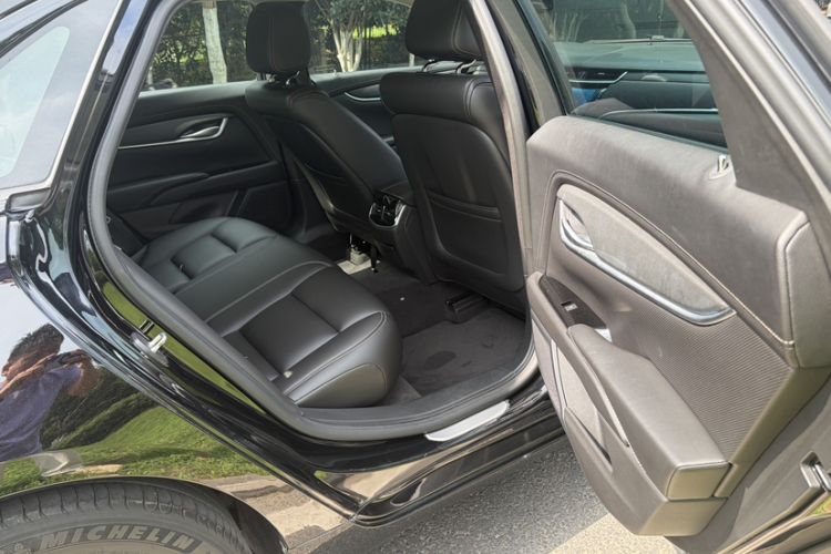 Used Cadillac XTS 2018 28T Tech Edition Interior 4