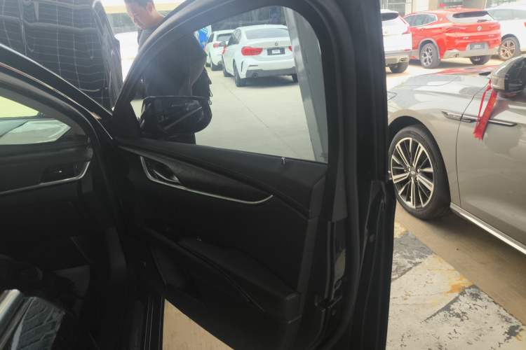 Used Cadillac XTS 2018 28T Elite Edition Interior 5