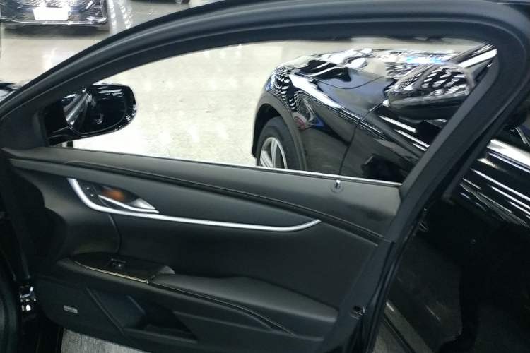 Used Cadillac XTS 2018 28T Elite Edition Interior 5