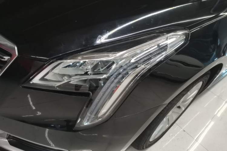 Used Cadillac XTS 2018 28T Elite Edition Left Front Headlight