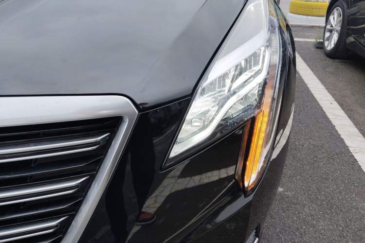 Used Cadillac XTS 2018 28T Tech Edition Left Front Headlight