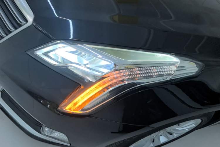 Used Cadillac XTS 2018 28T Tech Edition Left Front Headlight