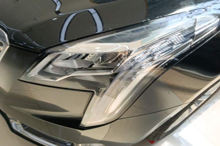 Used Cadillac XTS 2018 28T Elite Edition Left Front Headlight