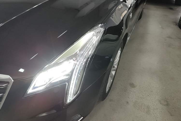 Used Cadillac XTS 2018 28T Tech Edition Left Front Headlight