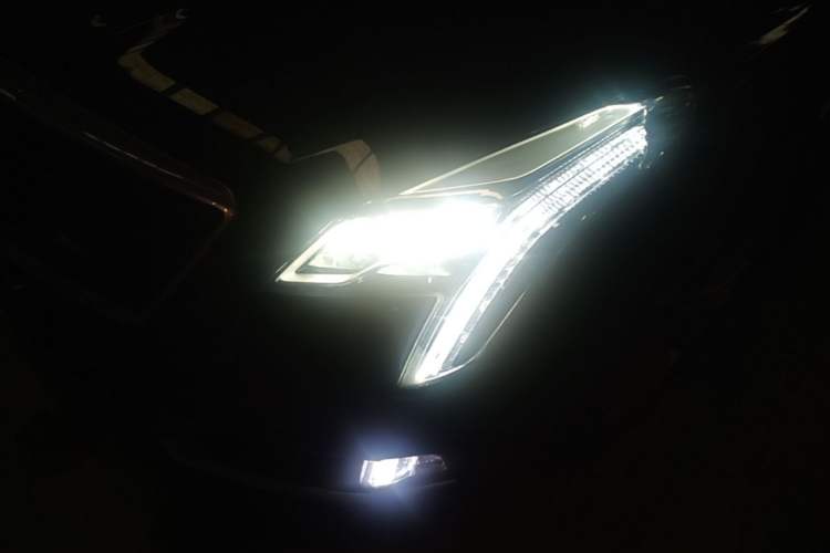 Used Cadillac XTS 2018 28T Tech Edition Left Front Headlight