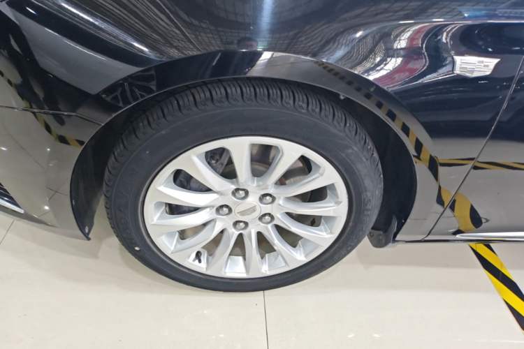 Used Cadillac XTS 2018 28T Tech Edition Left Front Wheel Hub