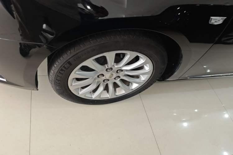 Used Cadillac XTS 2018 28T Tech Edition Left Front Wheel Hub