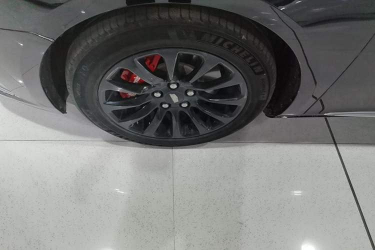 Used Cadillac XTS 2018 28T Luxury Edition Left Front Wheel Hub