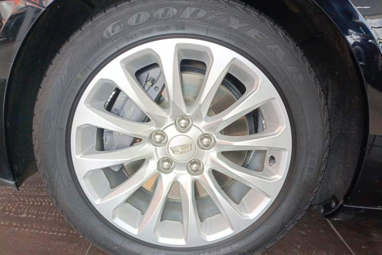 Used Cadillac XTS 2018 28T Tech Edition Left Front Wheel Hub