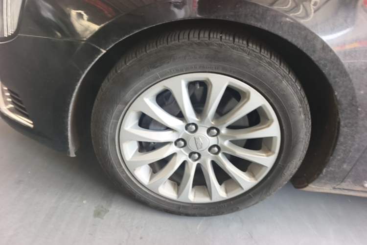 Used Cadillac XTS 2018 28T Tech Edition Left Front Wheel Hub