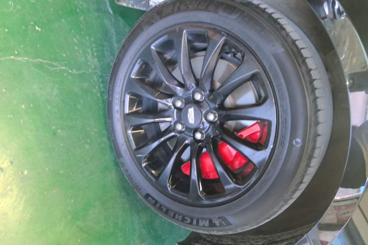 Used Cadillac XTS 2018 28T Elite Edition Left Front Wheel Hub