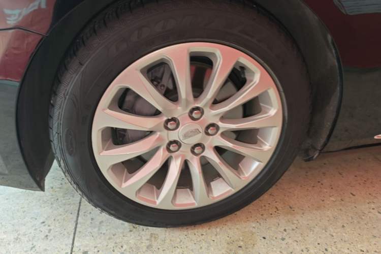 Used Cadillac XTS 2018 28T Elite Edition Left Front Wheel Hub