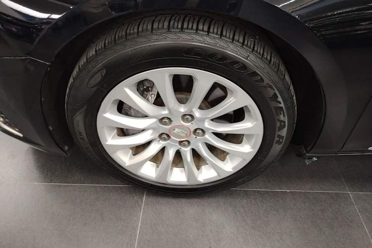 Used Cadillac XTS 2018 28T Tech Edition Left Front Wheel Hub