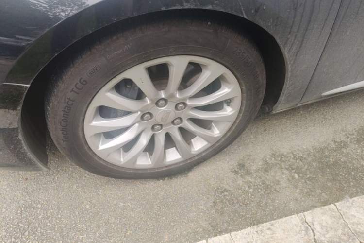 Used Cadillac XTS 2018 28T Tech Edition Left Front Wheel Hub