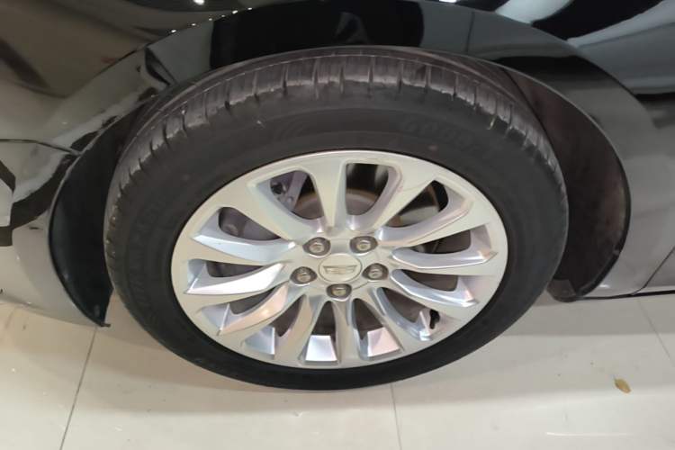 Used Cadillac XTS 2018 28T Tech Edition Left Front Wheel Hub