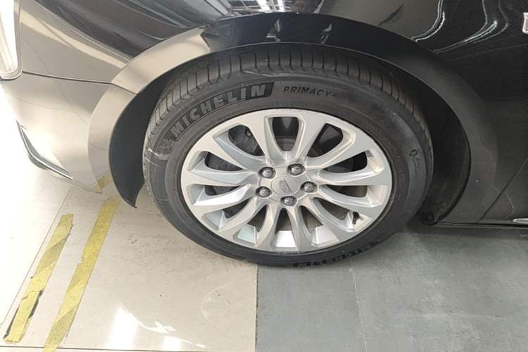 Used Cadillac XTS 2018 28T Elite Edition Left Front Wheel Hub