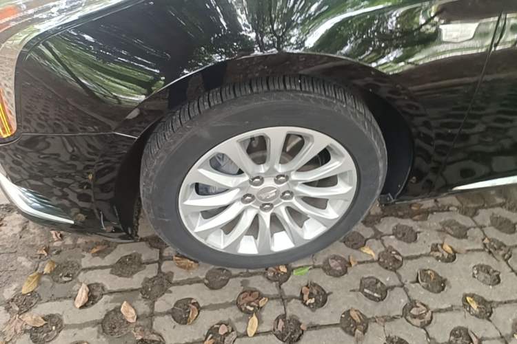 Used Cadillac XTS 2018 28T Tech Edition Left Front Wheel Hub