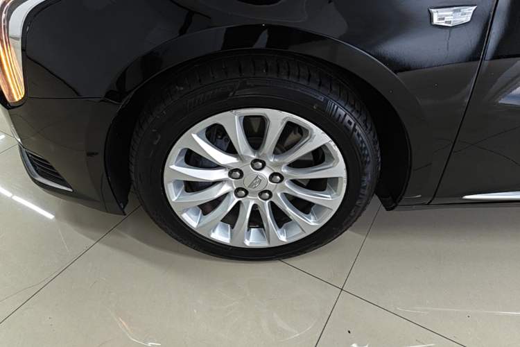 Used Cadillac XTS 2018 28T Tech Edition Left Front Wheel Hub