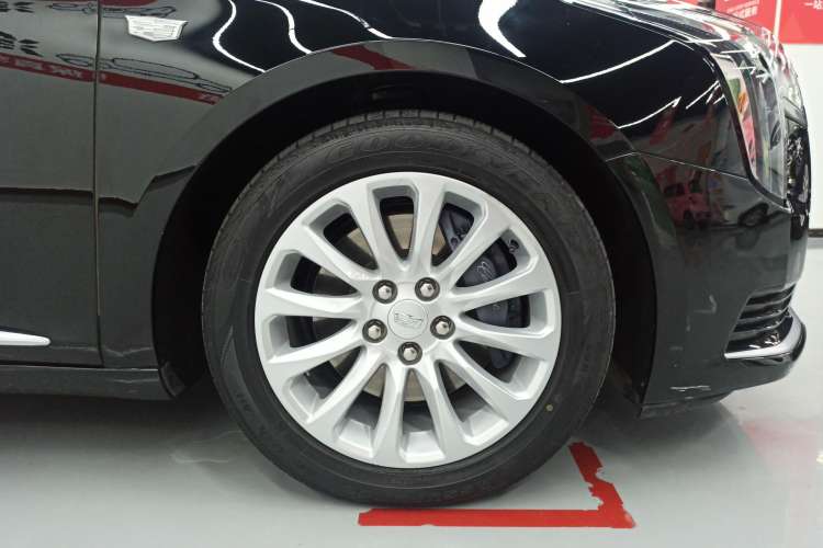 Used Cadillac XTS 2018 28T Tech Edition Left Front Wheel Hub