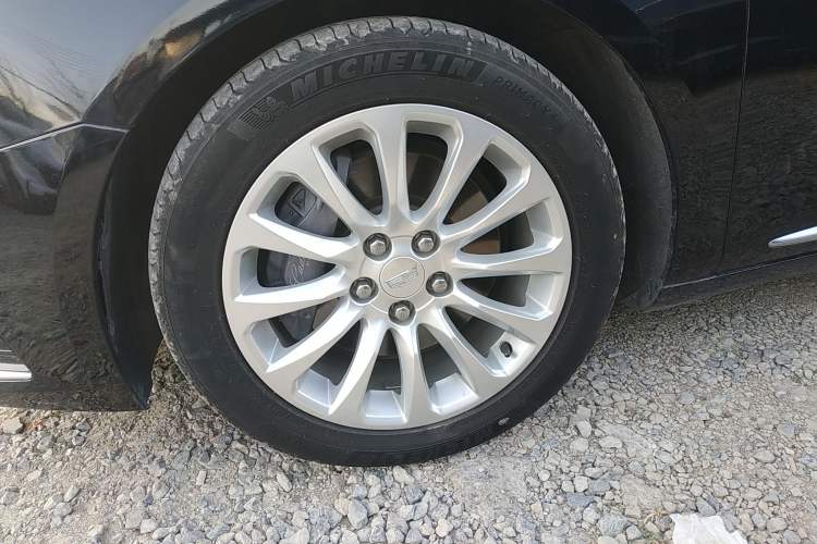Used Cadillac XTS 2018 28T Tech Edition Left Front Wheel Hub