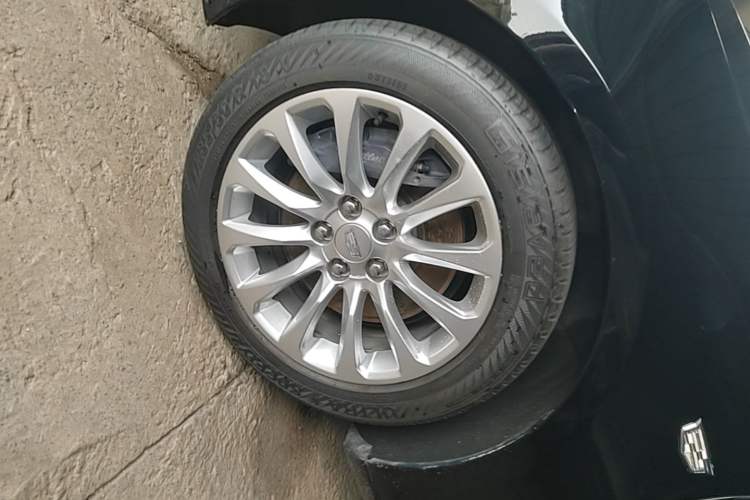 Used Cadillac XTS 2018 28T Elite Edition Left Front Wheel Hub