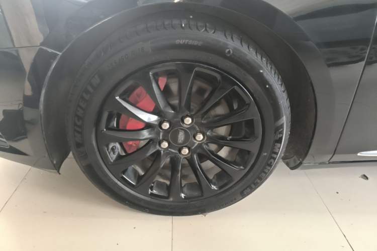 Used Cadillac XTS 2018 28T Tech Edition Left Front Wheel Hub