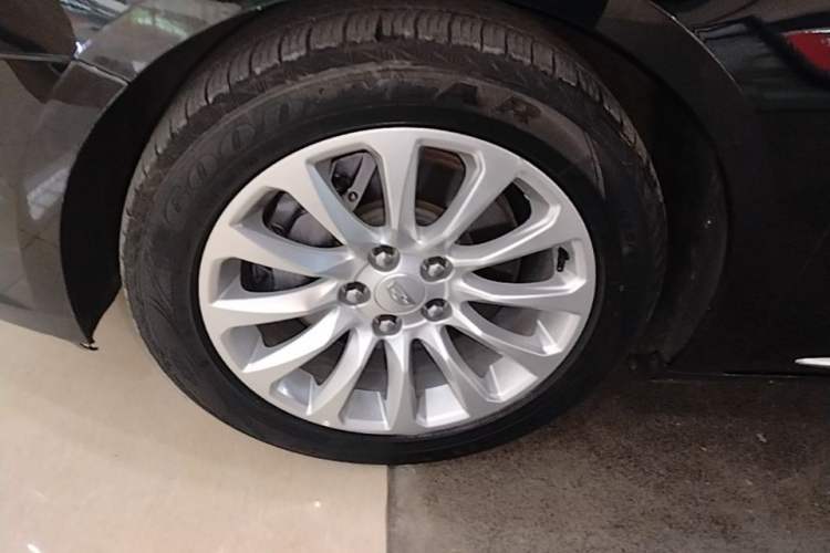 Used Cadillac XTS 2018 28T Tech Edition Left Front Wheel Hub